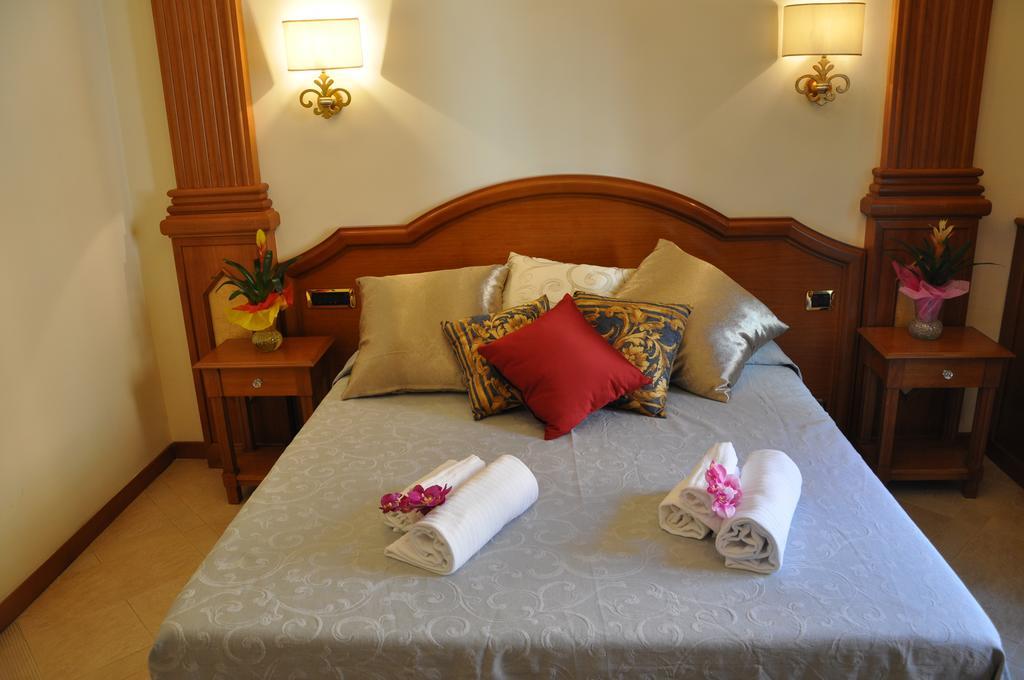 Imperial Crown Apartment Rom